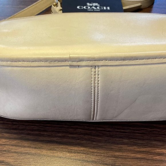 Vintage Coach Bone Leather Crossbody Handbag with Unique Serial Number - Picture 4 of 11